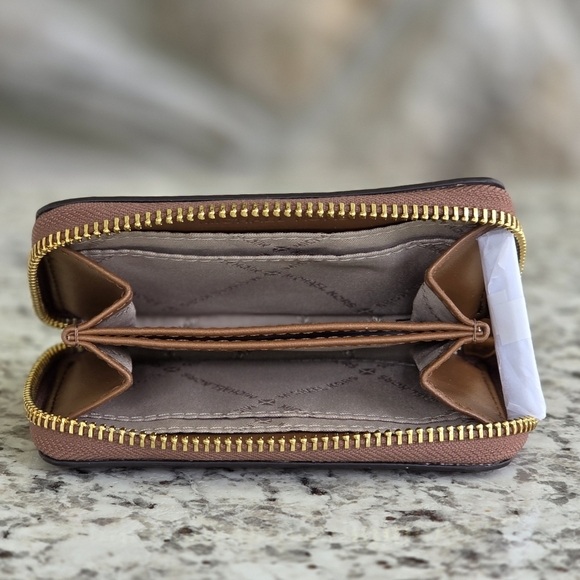 Michael Kors Jet Set Logo Medium Browm Card Case Wallet - Picture 3 of 6